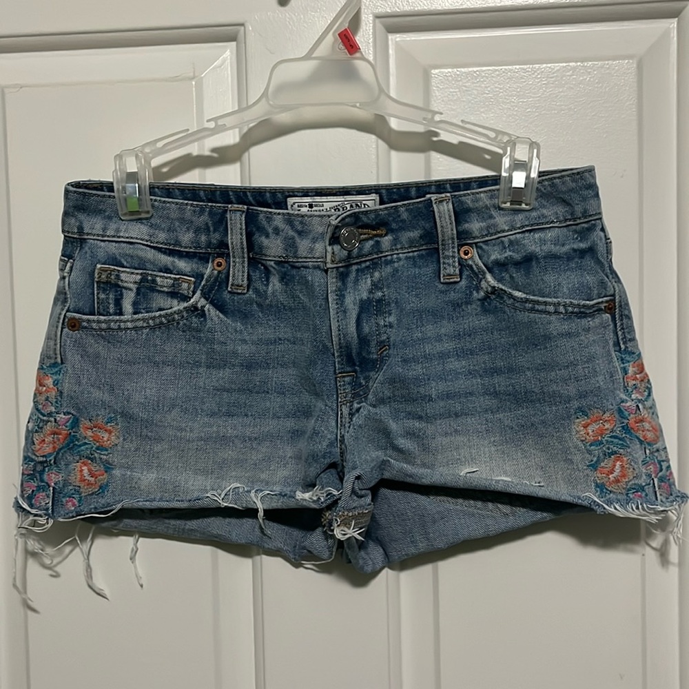 Lucky Brand The Cut Off Embroidered Denim Shorts size 2